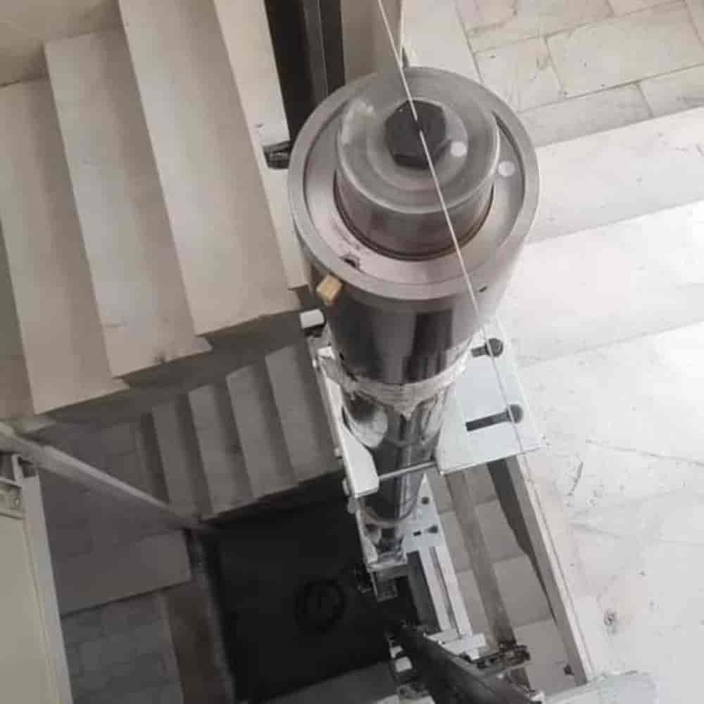 طراحی انواع آسانسورهای هیدرولیک، کششی، گیرلس و روملس