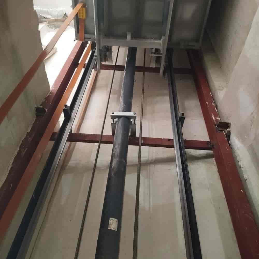 آسانسور هیدرولیک ۳ توقف با عرض باز شو درب ۱۳۰ سانتی متر