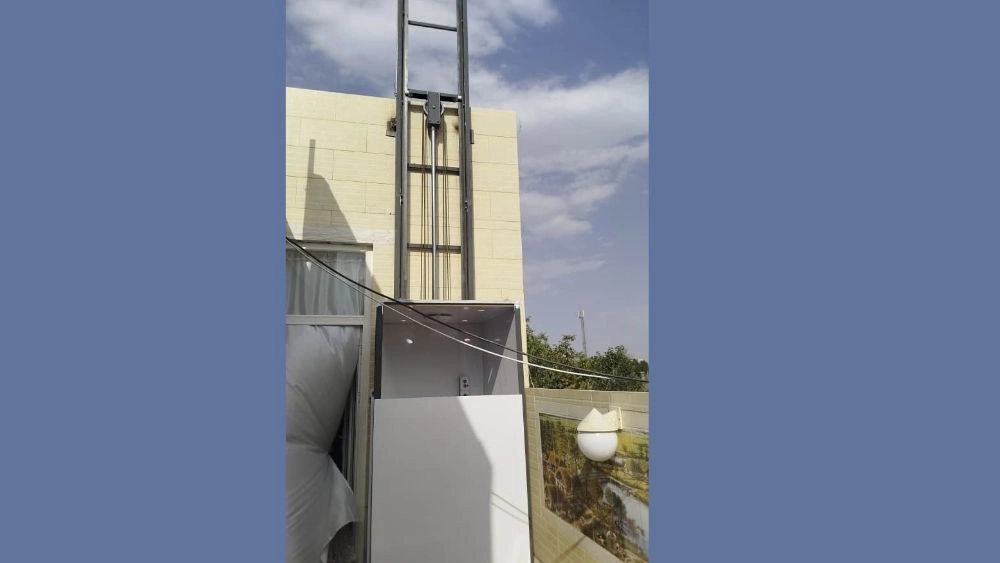 Hydraulic lift installation for Shiraz construction projects Hydraulic lift installation for Shiraz construction projects